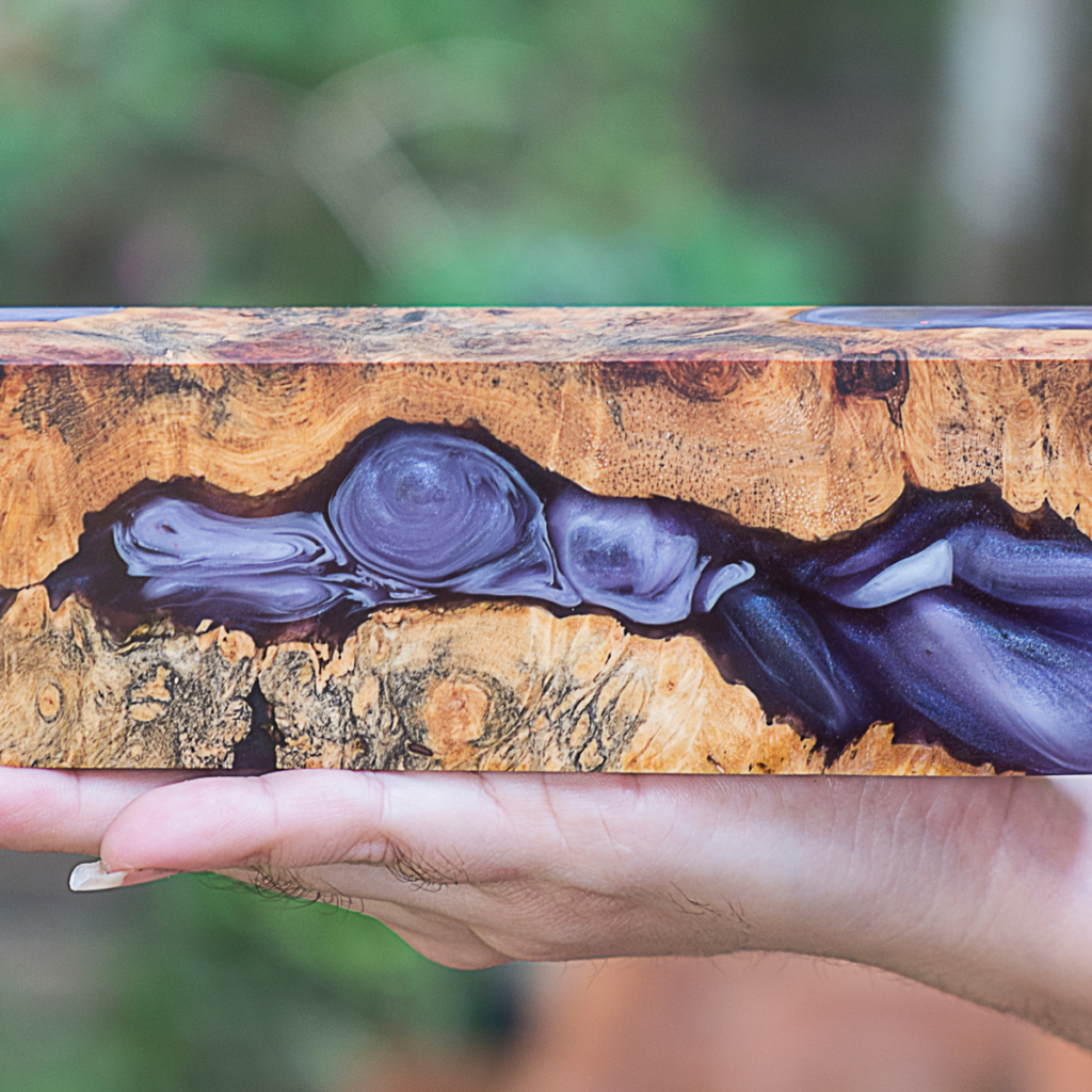 Epoxy resin stabilizing burl wood