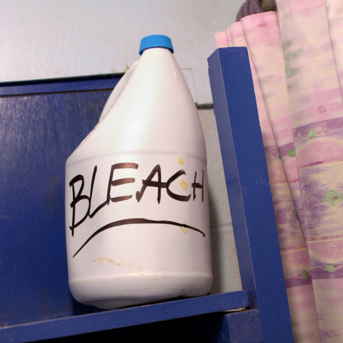 is-bleach-flammable-facts-you-need-to-know-getfireproofed